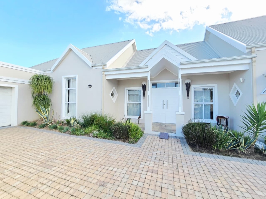 5 Bedroom Property for Sale in Kingswood Golf Estate Western Cape